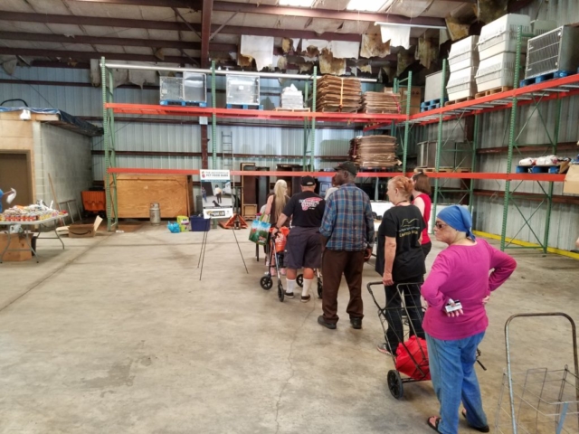 Waiting in Line Jacksonville Pet Food Bank